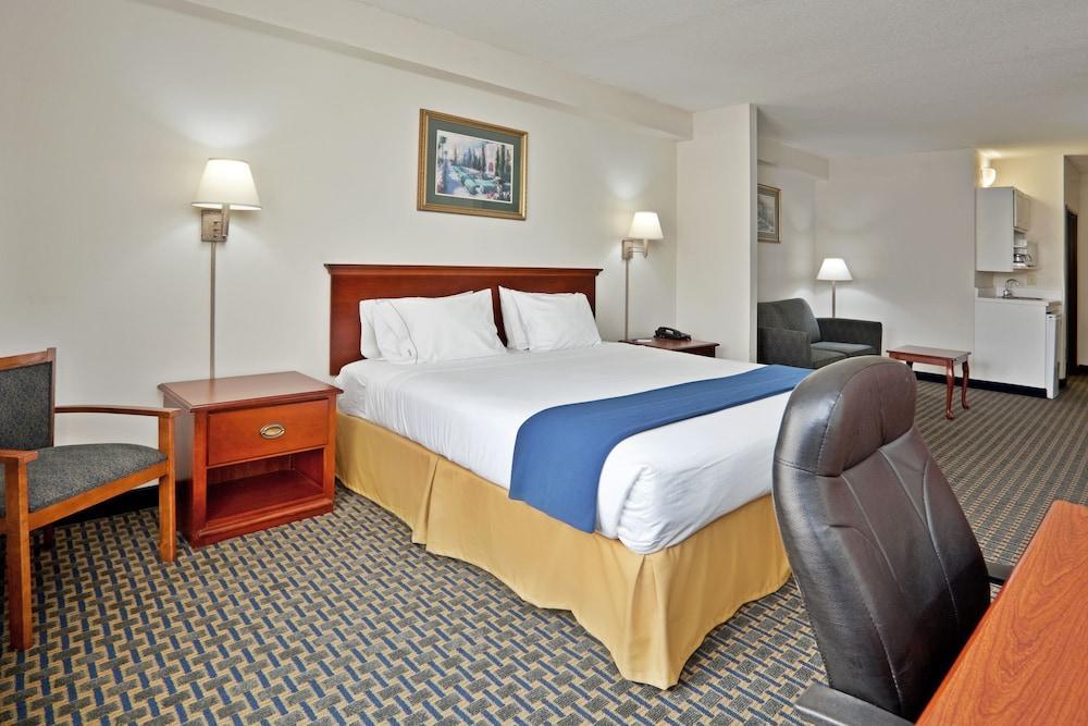 Holiday Inn Express & Suites Wilson-Downtown By Ihg Extérieur photo