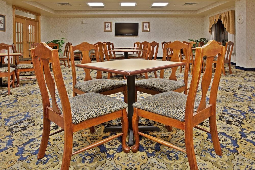 Holiday Inn Express & Suites Wilson-Downtown By Ihg Extérieur photo