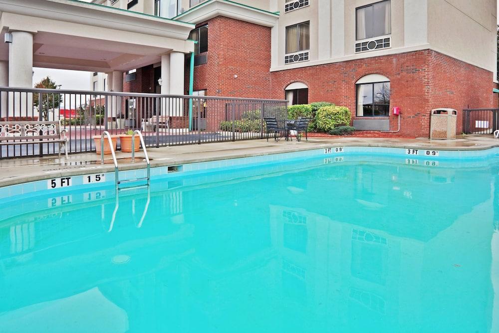 Holiday Inn Express & Suites Wilson-Downtown By Ihg Extérieur photo
