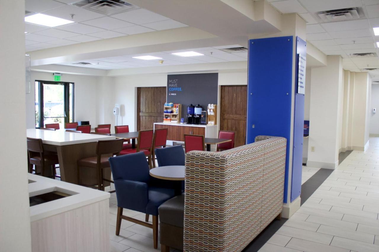 Holiday Inn Express & Suites Wilson-Downtown By Ihg Extérieur photo
