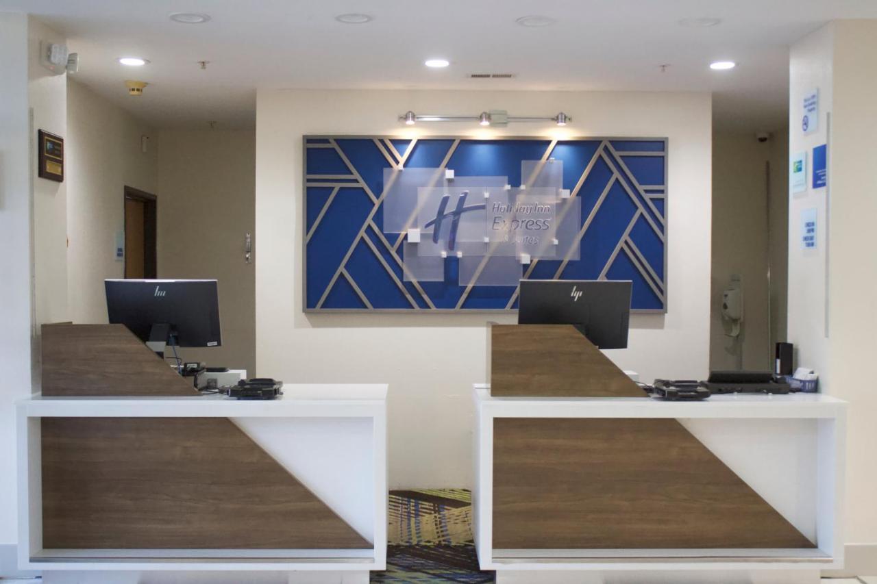 Holiday Inn Express & Suites Wilson-Downtown By Ihg Extérieur photo