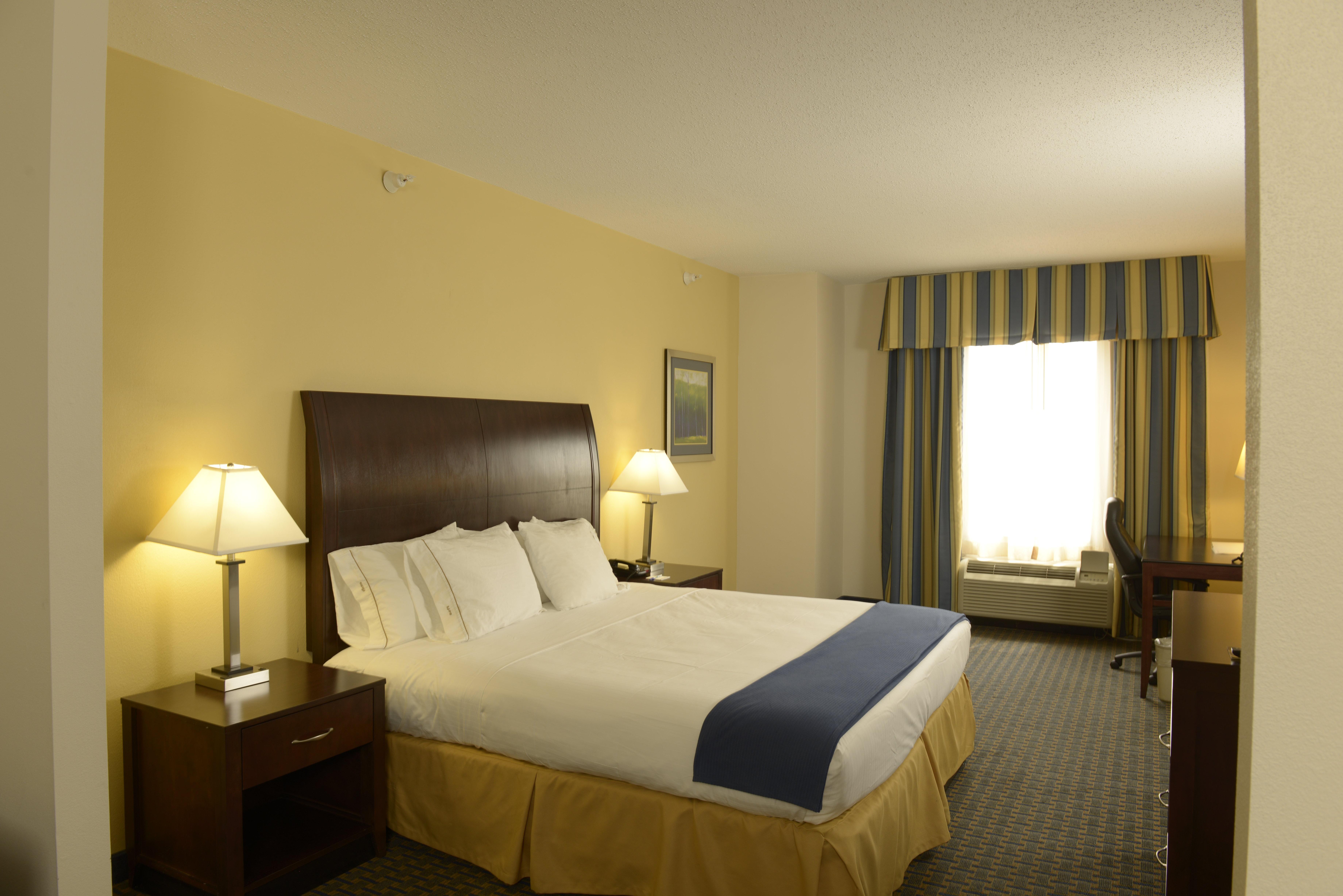 Holiday Inn Express & Suites Wilson-Downtown By Ihg Extérieur photo