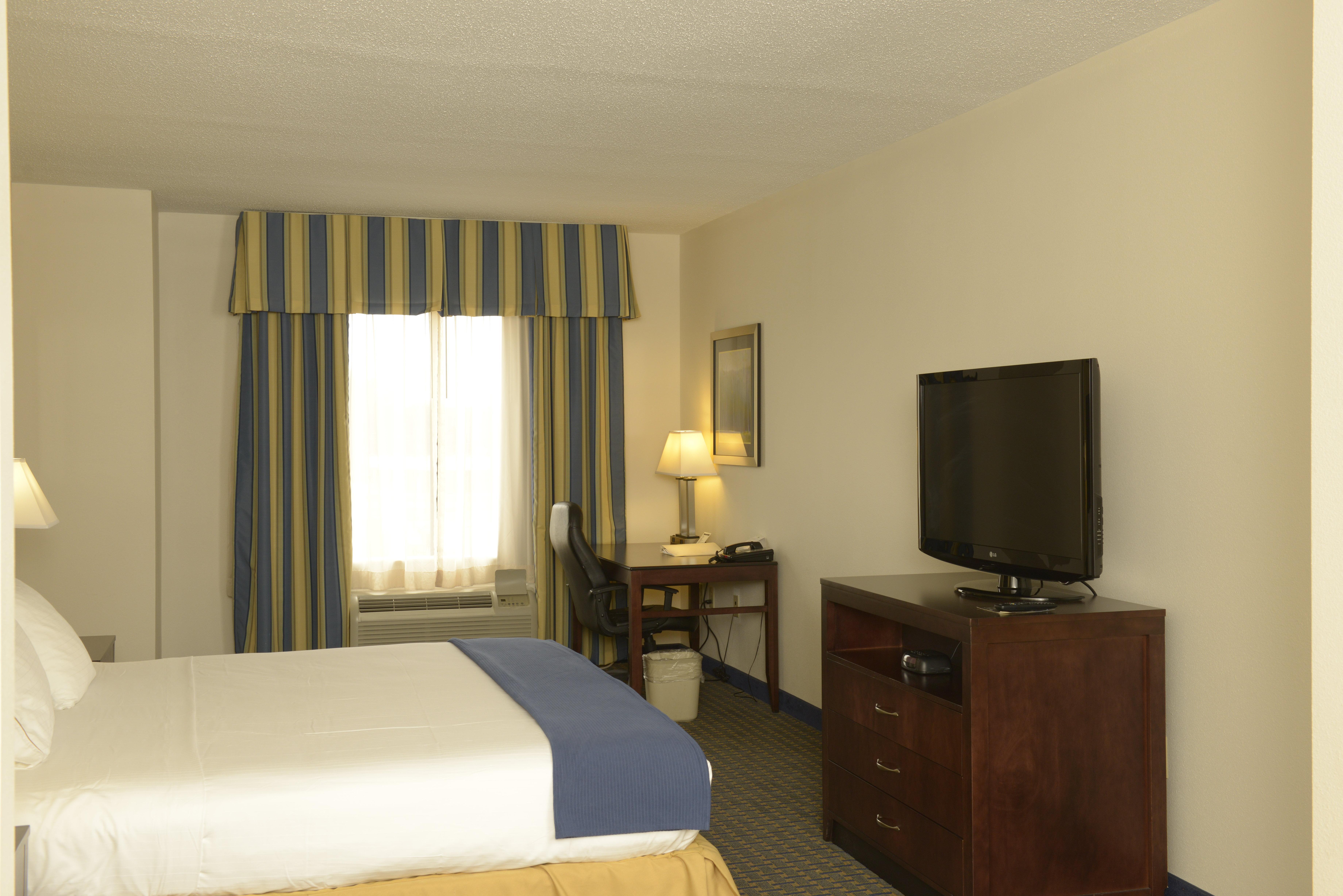 Holiday Inn Express & Suites Wilson-Downtown By Ihg Extérieur photo