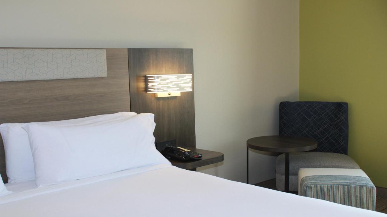Holiday Inn Express & Suites Wilson-Downtown By Ihg Extérieur photo