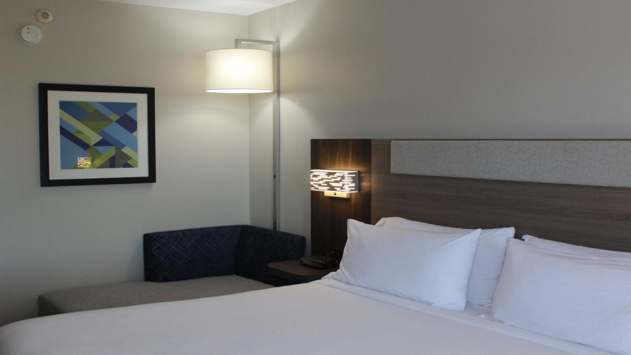 Holiday Inn Express & Suites Wilson-Downtown By Ihg Extérieur photo