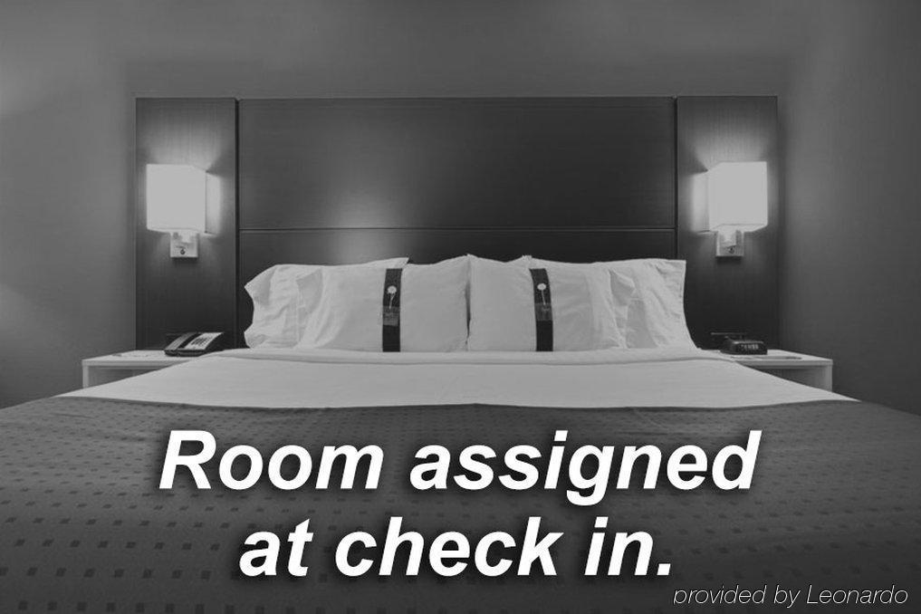 Holiday Inn Express & Suites Wilson-Downtown By Ihg Extérieur photo