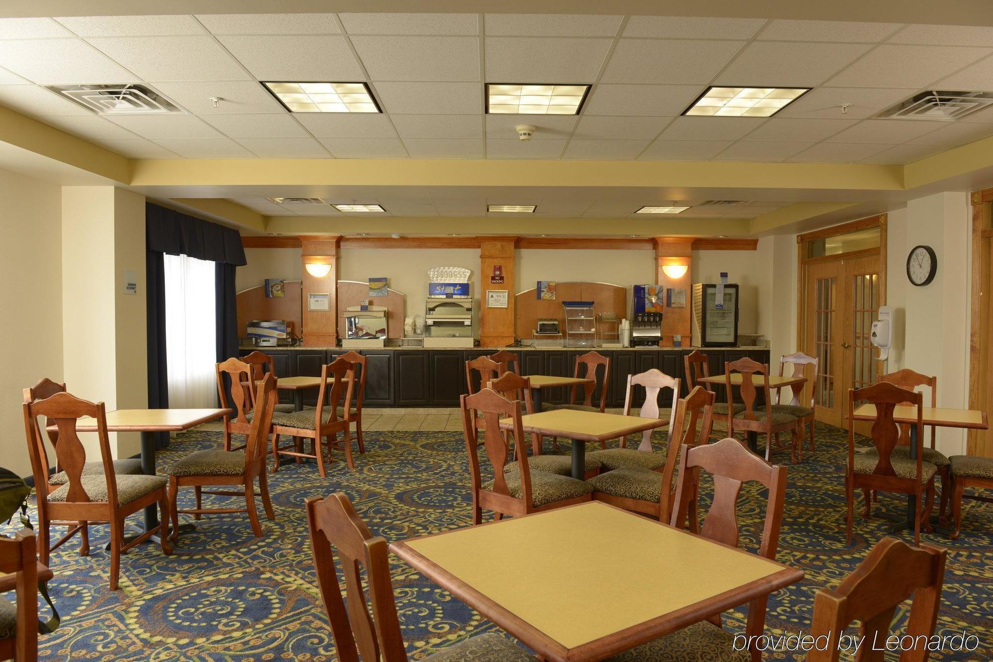 Holiday Inn Express & Suites Wilson-Downtown By Ihg Extérieur photo